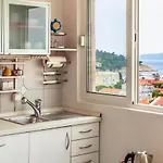 Apartman Peaceful Downtown 1-bedrm With Scenic Private Deck *